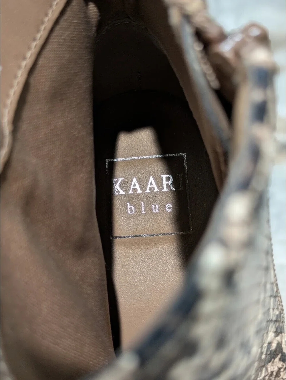 Kaari Blue bold faux‑snakeskin